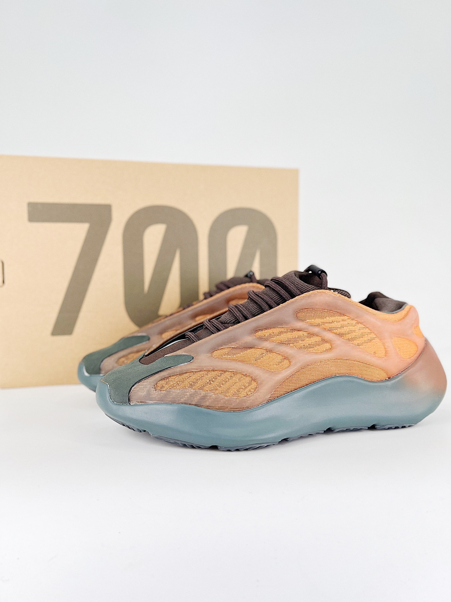 Yeezy 700 V3