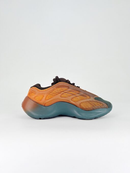 Yeezy 700 V3 - Imagem 7