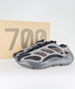 Yeezy 700 V3
