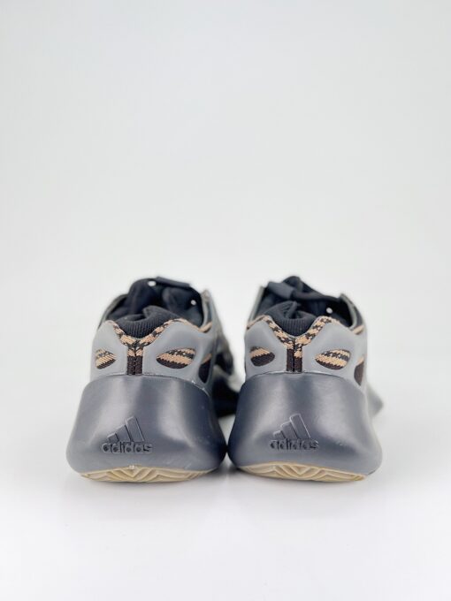 Yeezy 700 V3 - Imagem 6