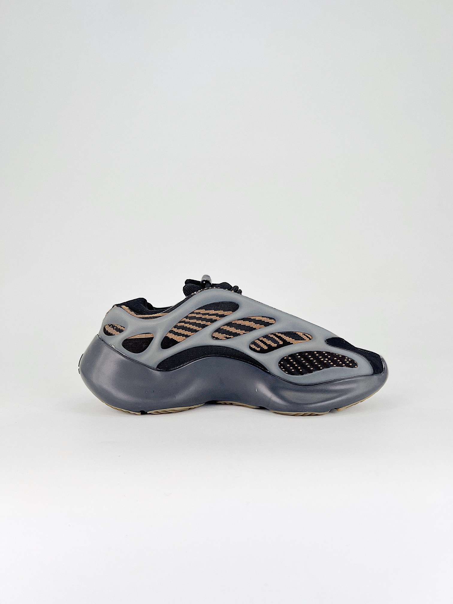 Yeezy 700 V3 - Imagem 7