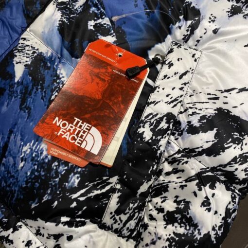 1966 Retro Nuptse - Supreme Edition - Imagem 3