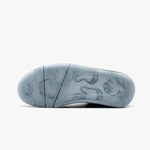 KAWS 4 Retro "Cool Grey" - Imagem 3