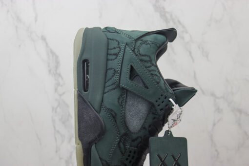 KAWS  Cool Green - Imagem 3