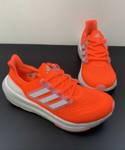 Ultraboost Light 23