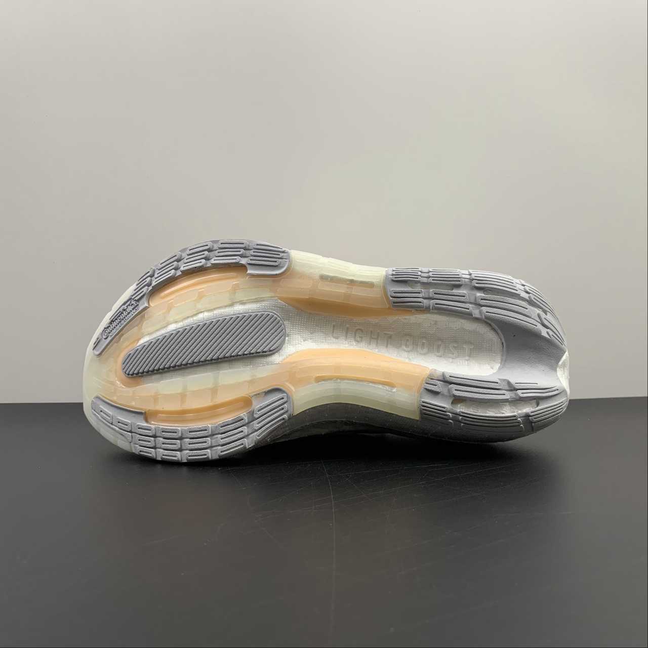 Ultraboost Light 23 - Imagem 2