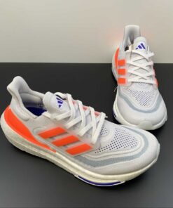 Ultraboost Light 23