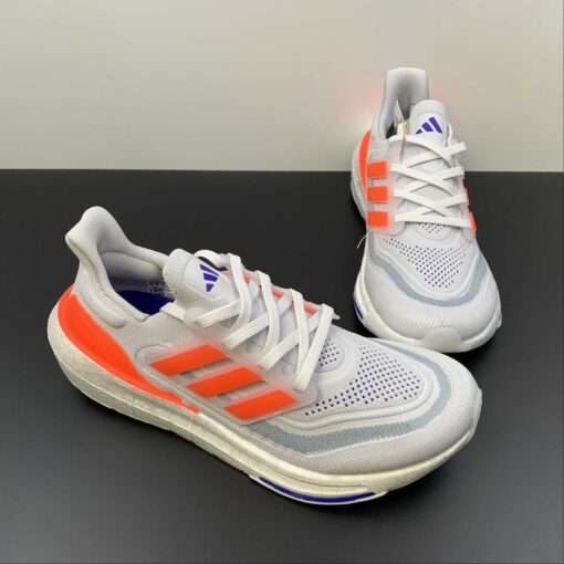 Ultraboost Light 23