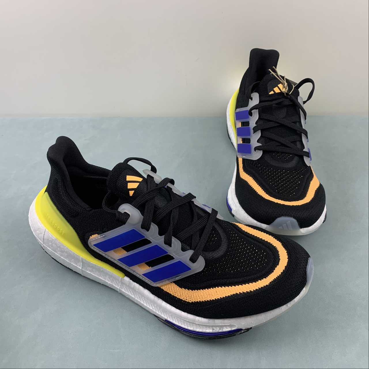 Ultraboost Light 23
