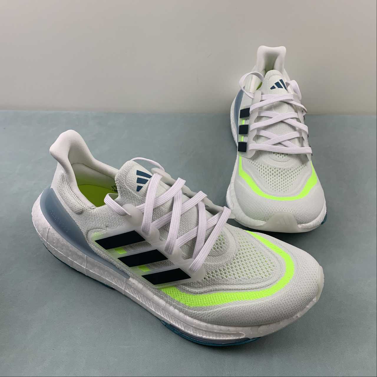 Ultraboost Light 23
