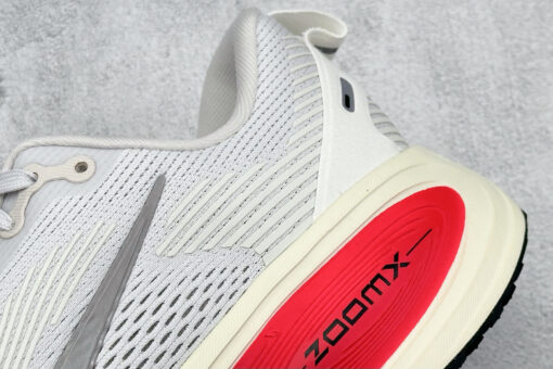 Nike Vomero 18-Imagem 2