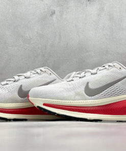 Nike Vomero 18