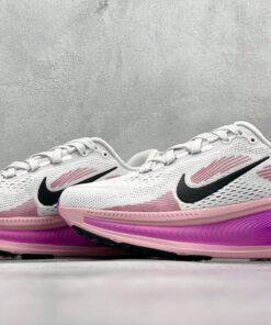 Nike Vomero 18