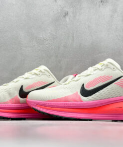 Nike Vomero 18