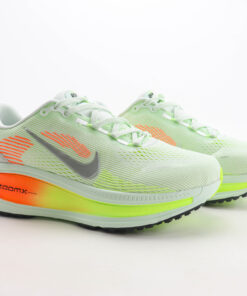 Nike Vomero 18