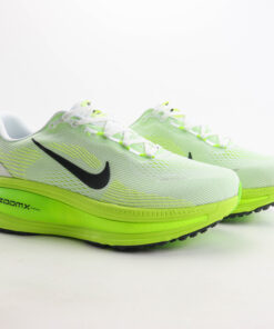 Nike Vomero 18