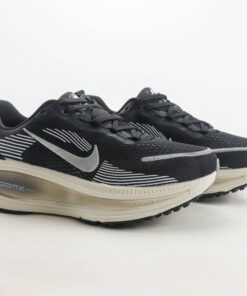 Nike Vomero 18