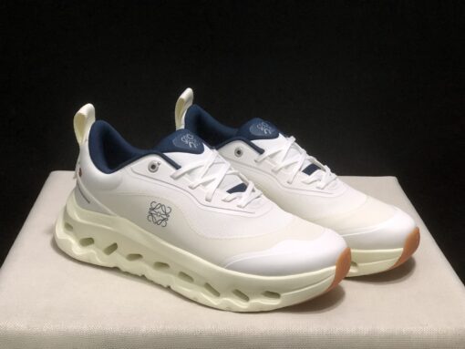 Cloudtilt LOEWE 2
