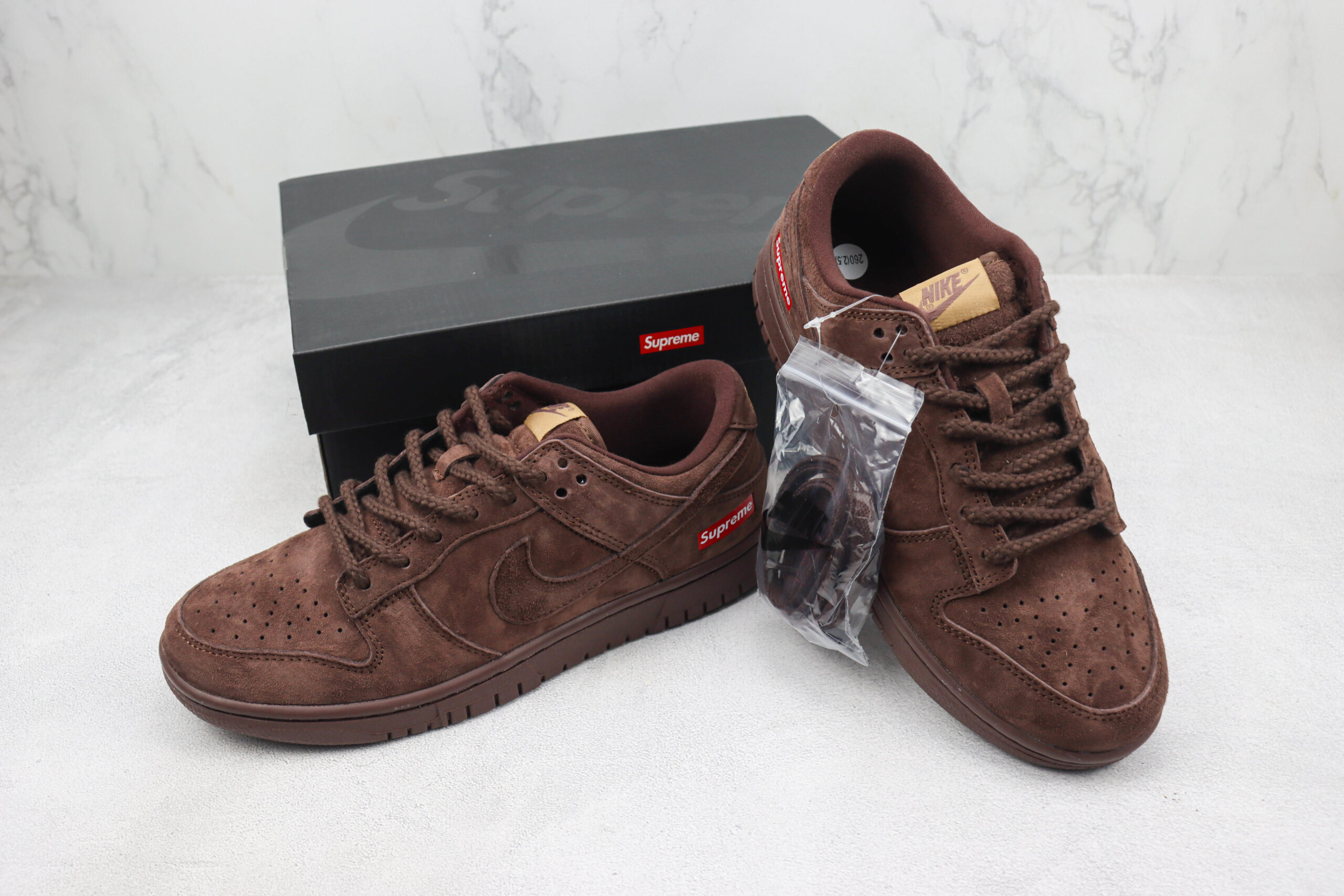 Nike Dunk Low - Supreme - Imagem 2