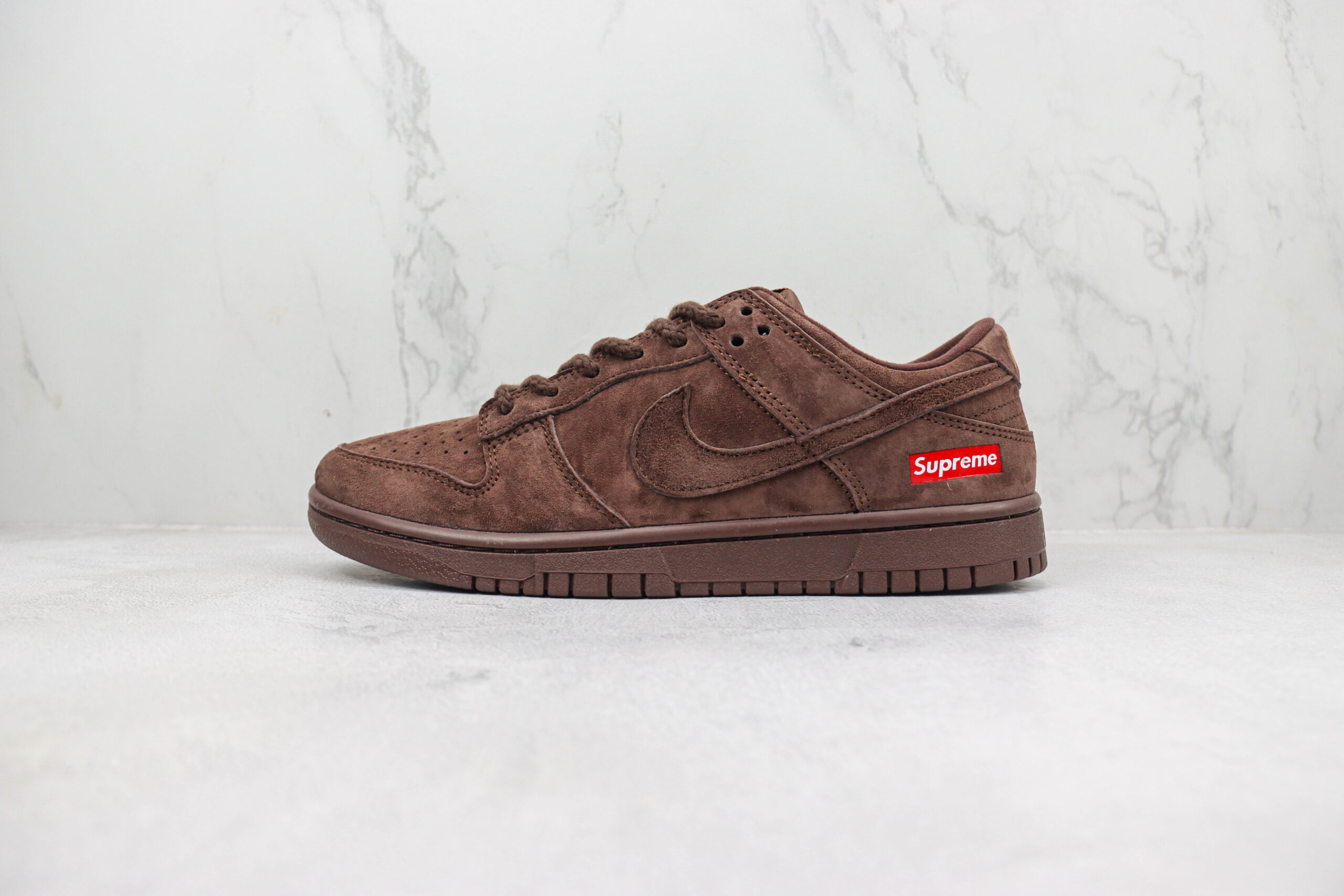 Nike Dunk Low - Supreme